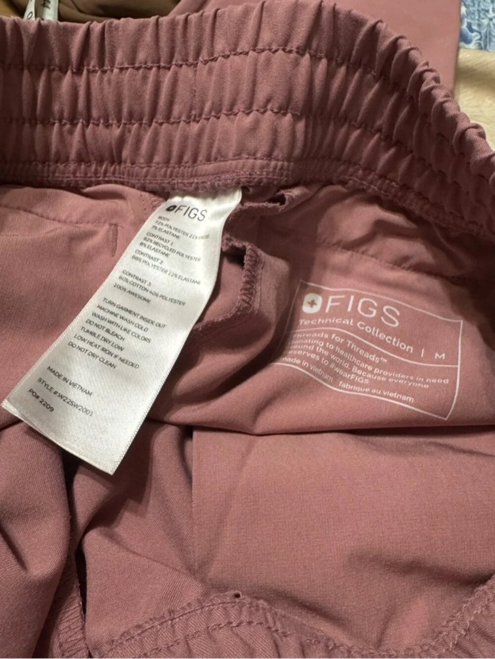 FIGS Technical Collection Jogger Scrub Pants Dusty Rose Pink Women’s Medium - Picture 6 of 8